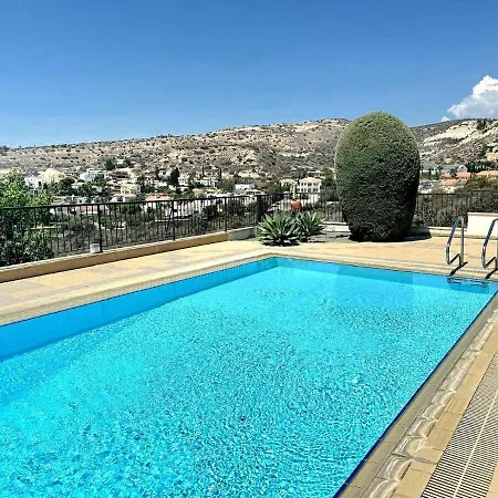 Вилла Serenity Pool & Garden *