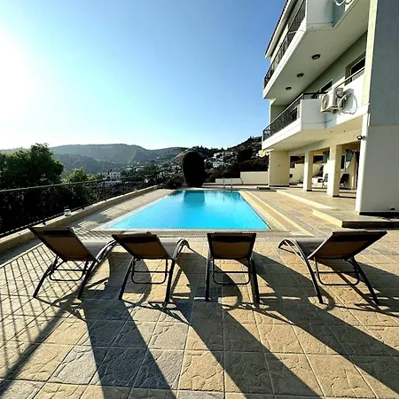 Вилла Serenity Pool & Garden Лимасол
