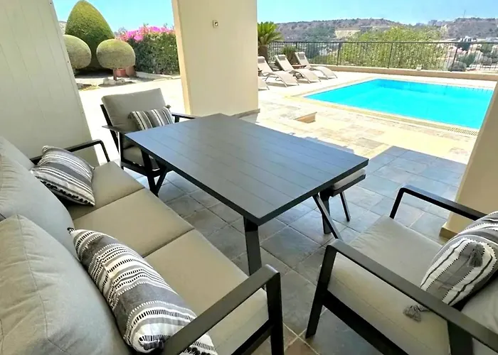 Vila Serenity Pool & Garden *