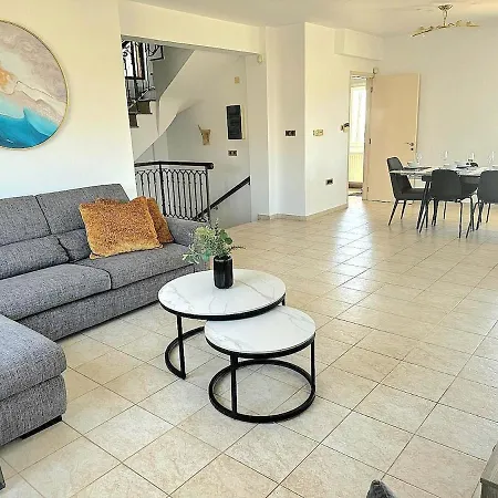 Serenity Pool & Garden Villa *